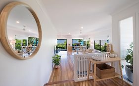 Beach House On Main - Airlie Beach
